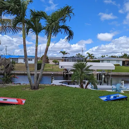 Villa Blue Flamingo - Pool, Sunsets, Dock, Lift, Direct Gulf Access!